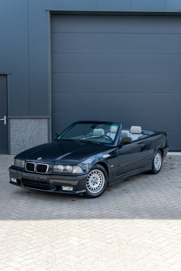 BMW E36 320i Cabrio