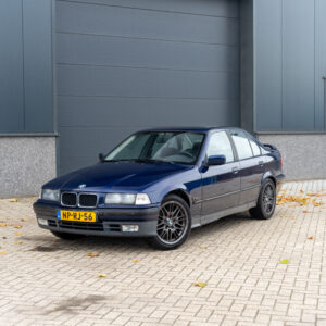 BMW E36 318is Limousine